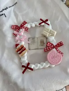 【B8】 トレカケース ホイップデコ 硬貨ケース 赤 お菓子 ピンク