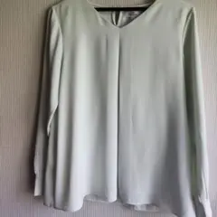 ミントグリーン 長袖ブラウス