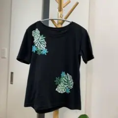 葉柄プリント 半袖Tシャツ 黒