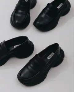 2025年最新】Thetoe ローファーの人気アイテム - メルカリ