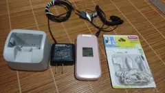 使用少 docomo らくらくホン　F-01G 充電スタンドとオマケ付き 3G