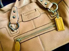 coachコーチ最上質レザートートチャーム付⭐︎ベージュ×ピンク