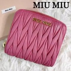 美品 MIUMIU ミュウミュウ 二つ折り財布 ラウンドファスナー ピンク 財布