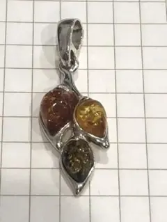 三色 琥珀 ペンダントトップ