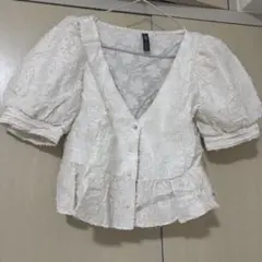 ZARAザラ　オフホワイトコットン花柄パフスリーブブラウス M
