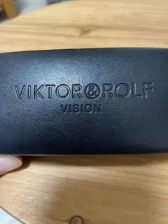 ヴィクターアンドロルフ メガネ