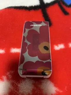 docomoマリメッコ　携帯電話