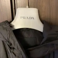 PRADAのナイロンジャケットです。写真写りは下手ですが本当に可愛いです。美品。