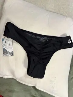 VOLCOM 女性用の水着