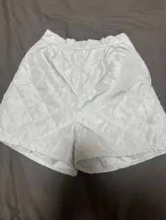 ホワイト キルティングショートパンツ