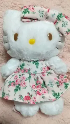 ハローキティ×ローラアシュレイ 限定コラボ ぬいぐるみデラックス ハローキティ×ローラアシュレイ 限定コラボ ぬいぐるみデラックス