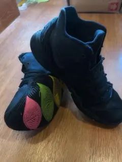 NIKE KYRIE 5 NEON SOLE カイリー　バッシュ