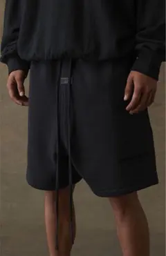 ESSENTIALS ブラックショートパンツ