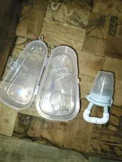 離乳食おしゃぶり　数回使用のみ　保管用専用ケース付き　　美品