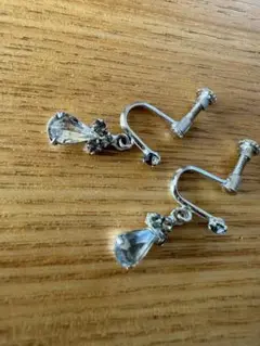 イヤリング　キラキラ系　オシャレ　お出かけ　ダイヤ風