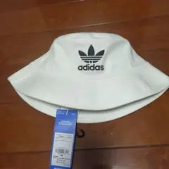 adidas ホワイト バケットハット FQ4641
