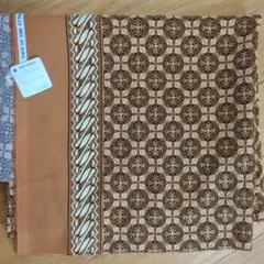 橙色　エスニック柄の生地