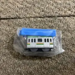 カプセルプラレール　E231系近郊電車 中間車＋直線レール2本