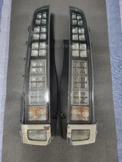 ヴォクシー 80 テールランプ 前期