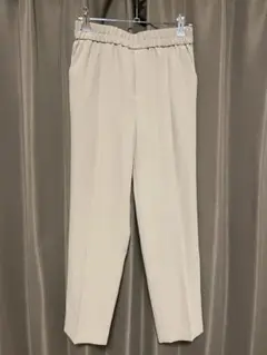 テーパードパンツ ベージュ　Sサイズ　未使用
