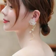 フラワー ゴールド ラグジュアリーピアス☆金 上品 ゆらゆら 高級感 最安値
