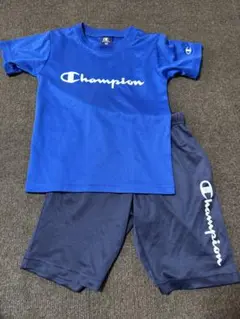 Champion Tシャツとショートパンツセット