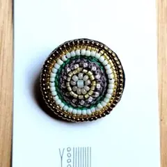 カラフル刺繍のひだまりブローチ