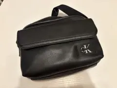 CK ブラック ショルダーバッグ