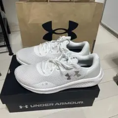 UNDER ARMOUR CHARGED PURSUIT ホワイト
