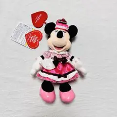 ディズニー　トータリーミニー　テーブルイズウェイティング　ぬいぐるみバッジ