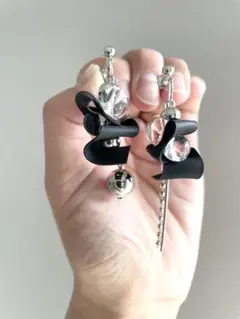 【ブラックアシメピアス⑤】