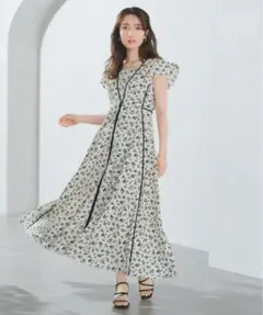 【ミッシュマッシュ】小花柄パイピングワンピース　ホワイト　Mサイズ