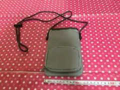 emmi スマホショルダーバッグ グレー