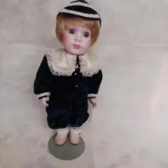 ALBERON ポーセリンドール　小さなサイズの男の子　27cm