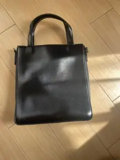 ブラック スクエア型 ハンドバッグ　ショルダーにもなります！
