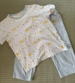ユニクロ　パジャマ　ピカチュウ