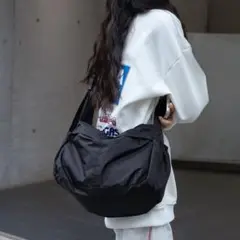 大容量 ナイロン 黒 レディース 肩掛け 斜め掛け バッグ ショルダーバッグ