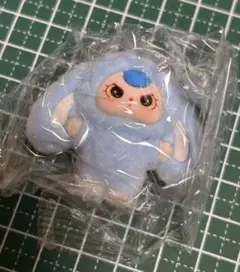 強気の顔のうさみみマスコット　人形　まミニチュア　フィギュア　可愛い　ブルー