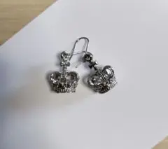 王冠モチーフ　両耳ピアス