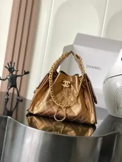 CHANEL ゴールド キルティング ショルダーバッグ
