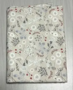 キャンバス　生地　ベージュ　植物柄　デコレクションズ