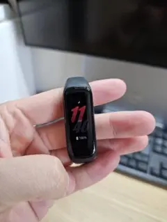 心拍センサー付きスマートバンド 黒 galaxy fi2