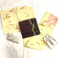 【2272】着物 小紋 化繊 袷 蝶 地紋入り 薄黄 単品販売♪
