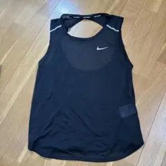 ナイキ　バックオープン　メッシュタンクトップ　黒