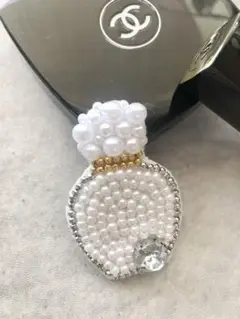 香水　ビーズ刺繍ブローチ　handmade