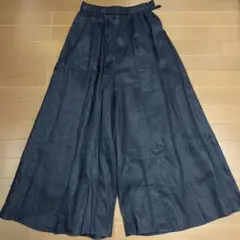 アンタイトルのガウチョパンツ