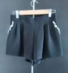 DaTuRa ダチュラ ビジュー付き黒ショートパンツ