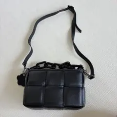 ブラックレザーショルダーバッグ　イタリア製　本革　黒　新品同様