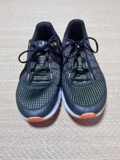 Under Armour ランニングシューズ ブラック/オレンジ