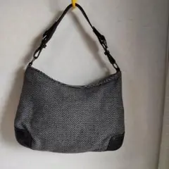 モンテネグロ ワンハンドショルダーバッグ 秋冬用